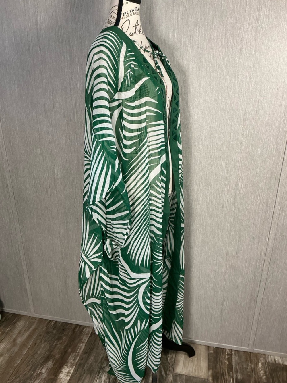 Vince Camuto Green and White Striped Plus Sheer Kimono Plus Size - Picture 9 of 16